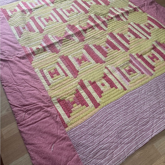 1930s Antique Handmade Log Cabin Quilt 78x65 - Picture 2 of 7